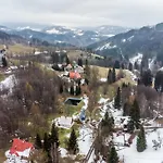 In Sklena Ice Near Slopes Высоке-над-Йизероу